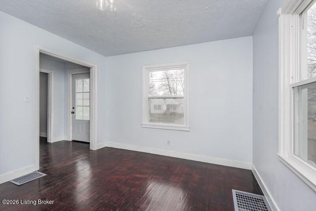 124 E Tenny Ave, Louisville, KY 40214