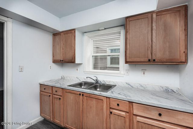 124 E Tenny Ave, Louisville, KY 40214