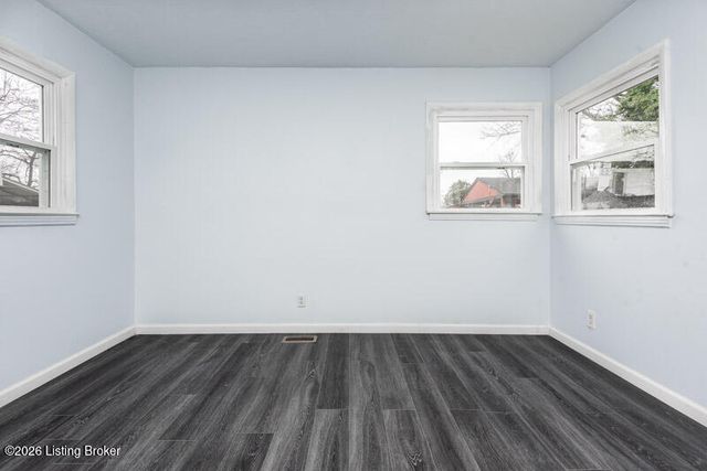 124 E Tenny Ave, Louisville, KY 40214