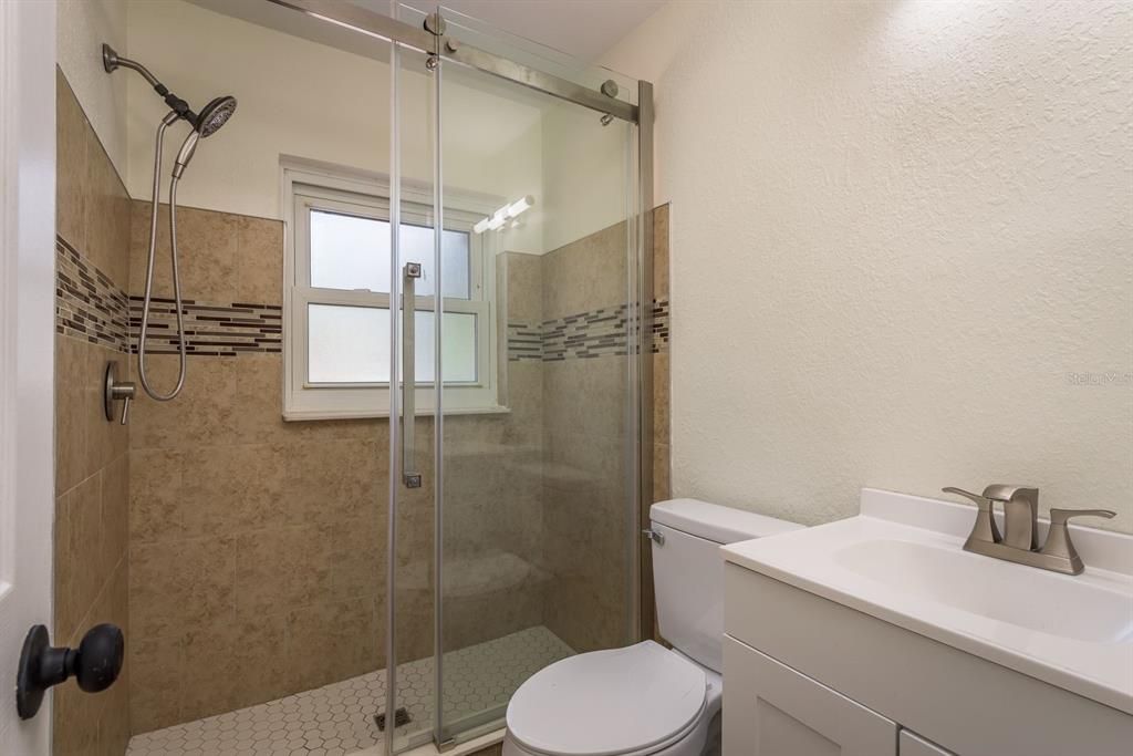 Image 13 of property listing at 8423 JACKSON SPRINGS ROAD, Tampa, FL 33615
