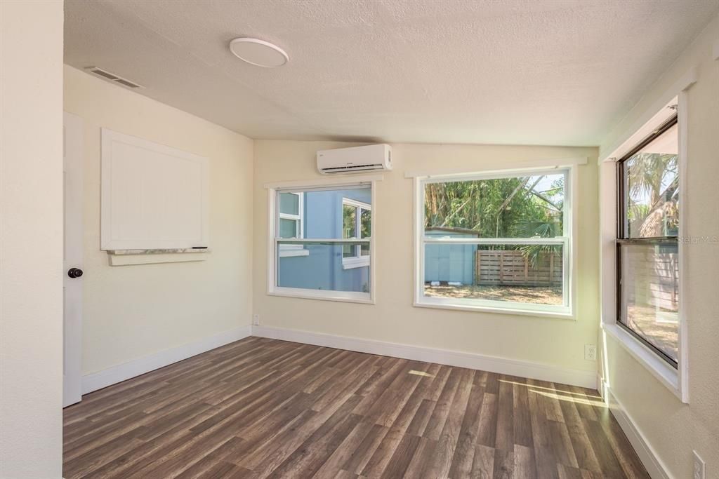 Image 18 of property listing at 8423 JACKSON SPRINGS ROAD, Tampa, FL 33615
