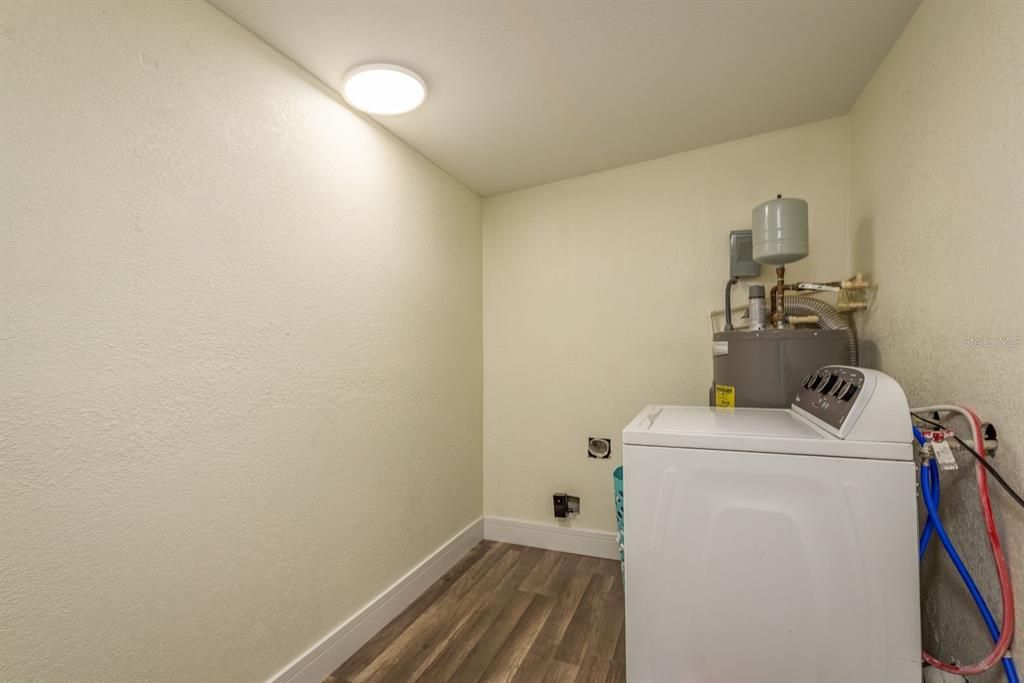 Image 22 of property listing at 8423 JACKSON SPRINGS ROAD, Tampa, FL 33615