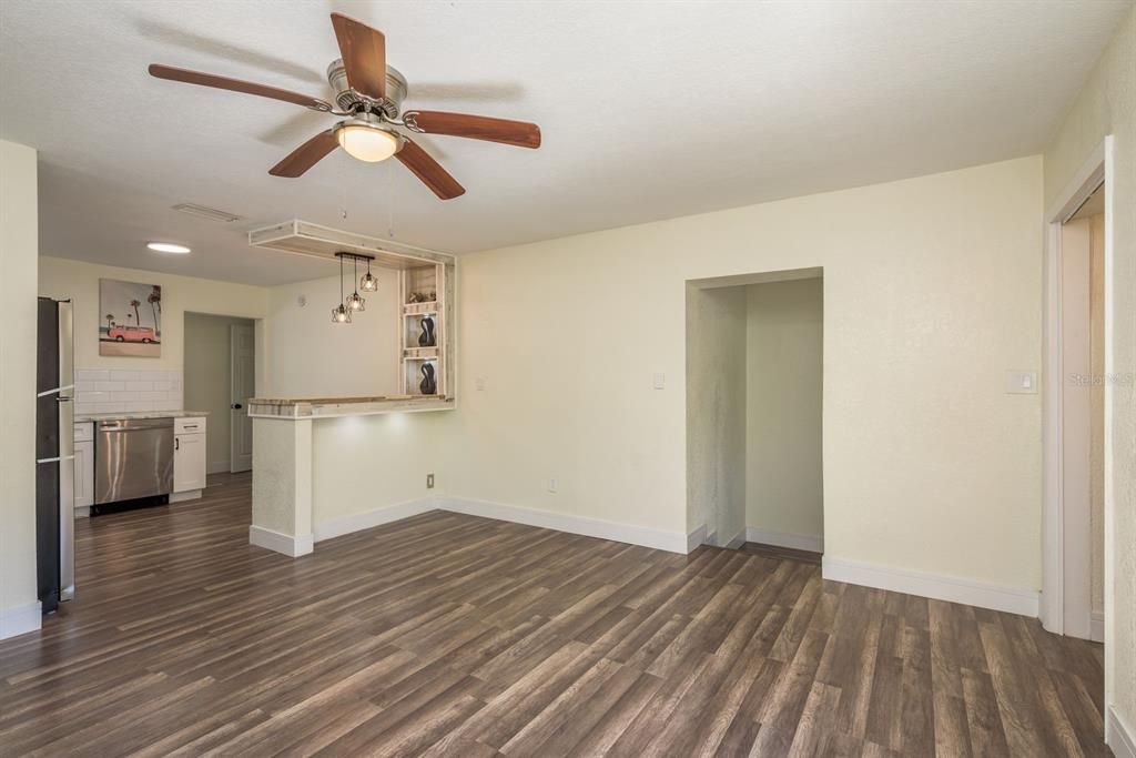 Image 4 of property listing at 8423 JACKSON SPRINGS ROAD, Tampa, FL 33615