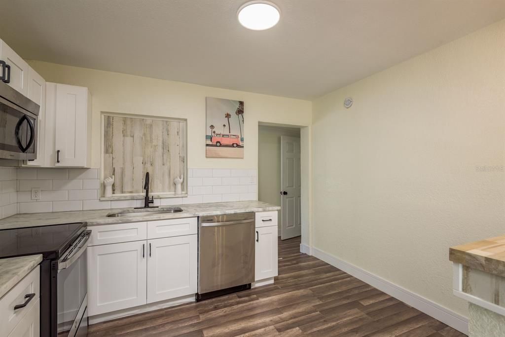 Image 5 of property listing at 8423 JACKSON SPRINGS ROAD, Tampa, FL 33615