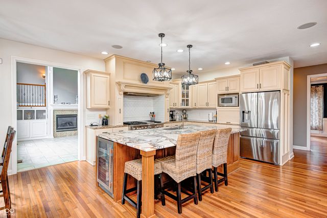 633 Foxboro Drive, Avon, IN 46123