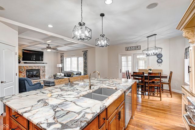 633 Foxboro Drive, Avon, IN 46123