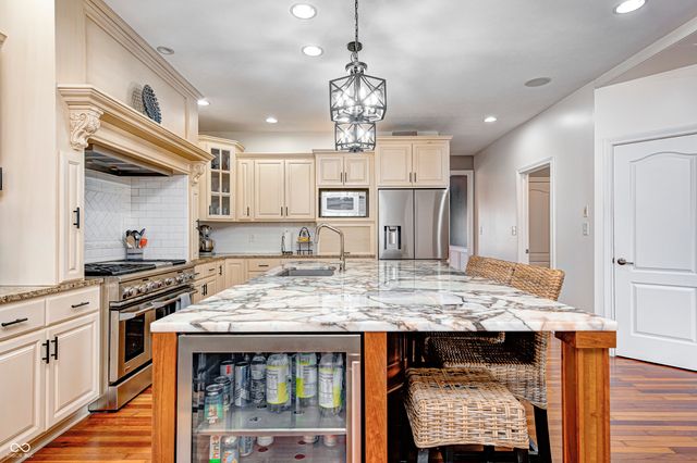 633 Foxboro Drive, Avon, IN 46123