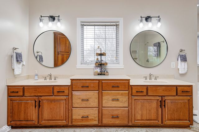 633 Foxboro Drive, Avon, IN 46123