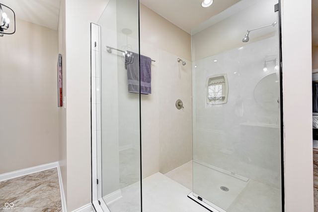 633 Foxboro Drive, Avon, IN 46123