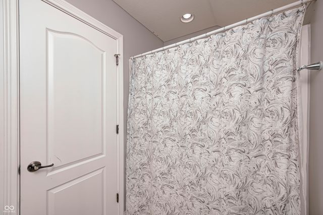 633 Foxboro Drive, Avon, IN 46123