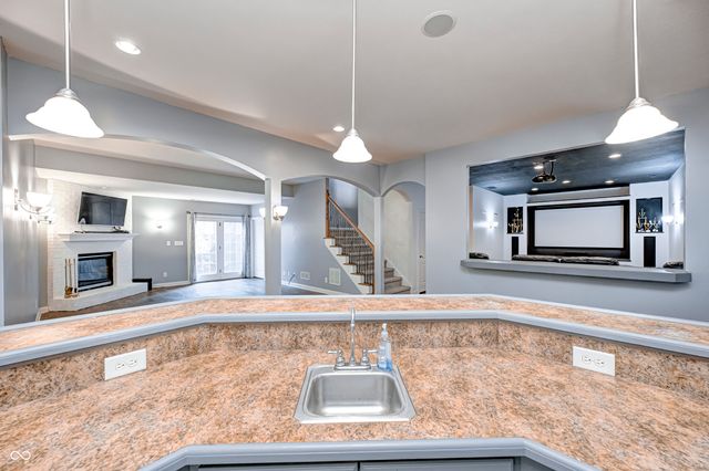 633 Foxboro Drive, Avon, IN 46123