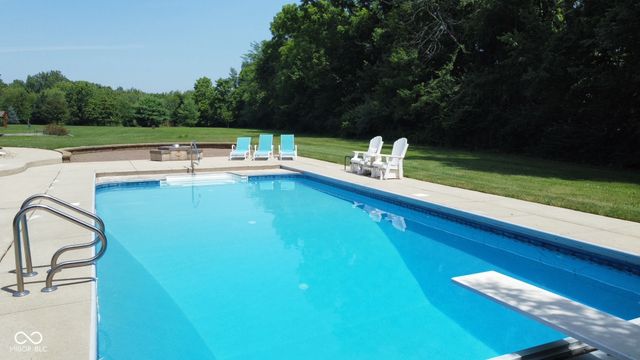 633 Foxboro Drive, Avon, IN 46123