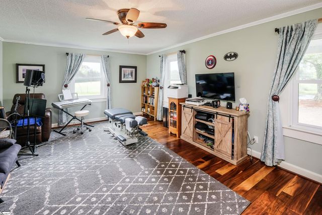 4961 221 Hwy S, Laurens, SC 29360