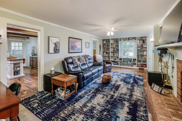 4961 221 Hwy S, Laurens, SC 29360