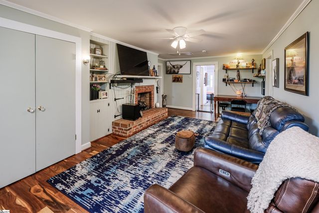 4961 221 Hwy S, Laurens, SC 29360