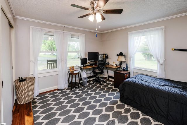 4961 221 Hwy S, Laurens, SC 29360