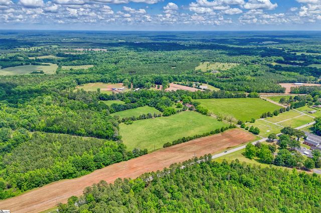 4961 221 Hwy S, Laurens, SC 29360