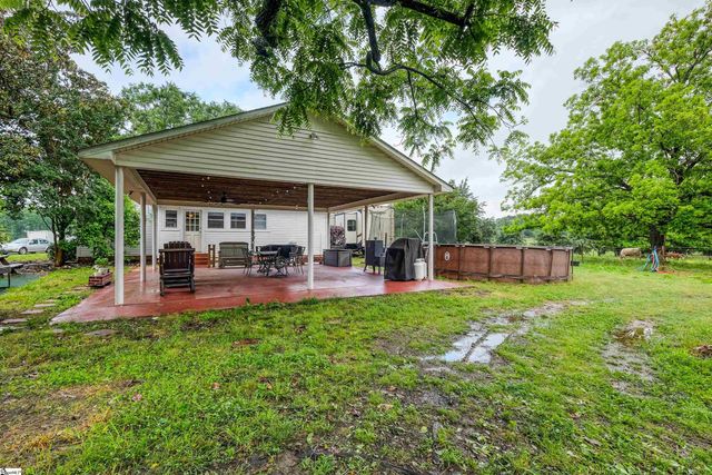 4961 221 Hwy S, Laurens, SC 29360