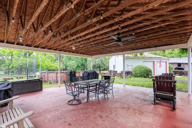4961 221 Hwy S, Laurens, SC 29360