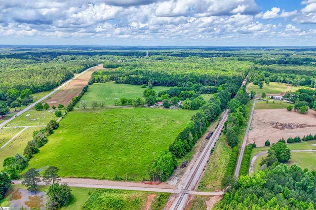 4961 221 Hwy S, Laurens, SC 29360
