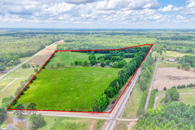 4961 221 Hwy S, Laurens, SC 29360