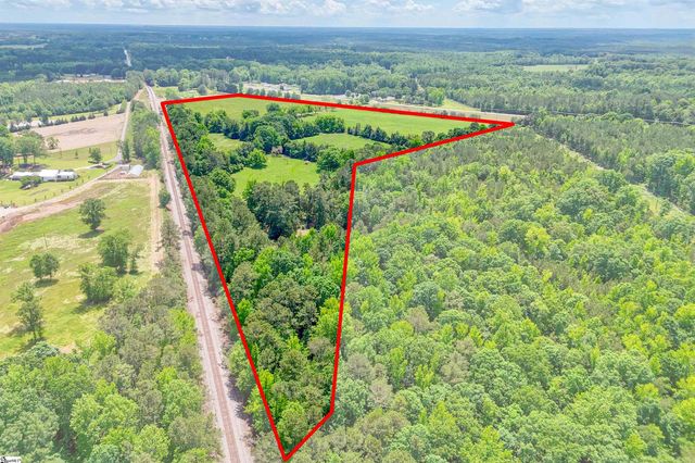4961 221 Hwy S, Laurens, SC 29360