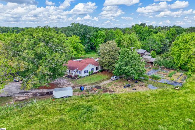 4961 221 Hwy S, Laurens, SC 29360