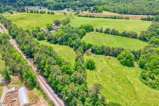 4961 221 Hwy S, Laurens, SC 29360