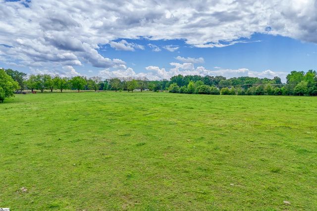 4961 221 Hwy S, Laurens, SC 29360