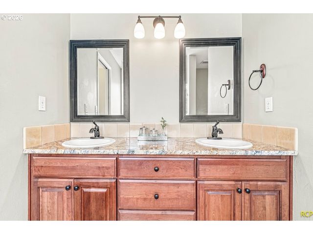 10240 Sw WASCO Way, Tualatin, OR 97062