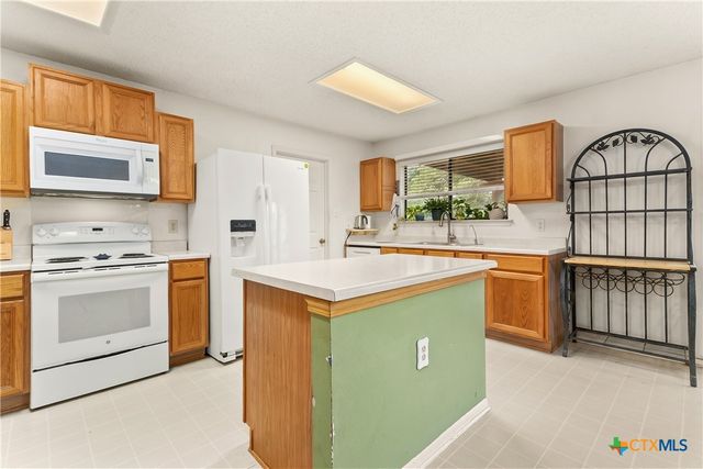 516 Denise Drive, New Braunfels, TX 78130