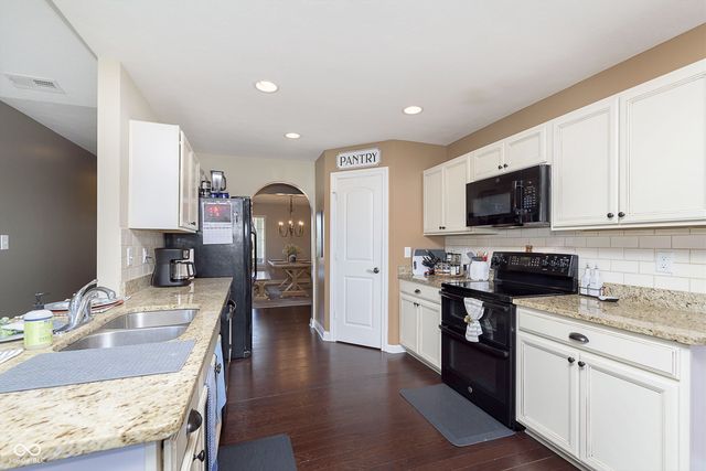 809 Declaration Drive, Pittsboro, IN 46167