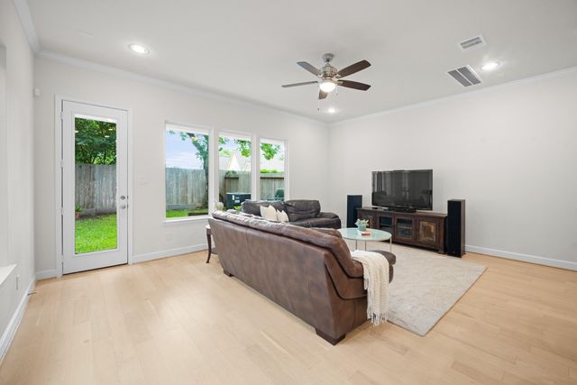 1648 Bonnie Brae Street, Houston, TX 77006