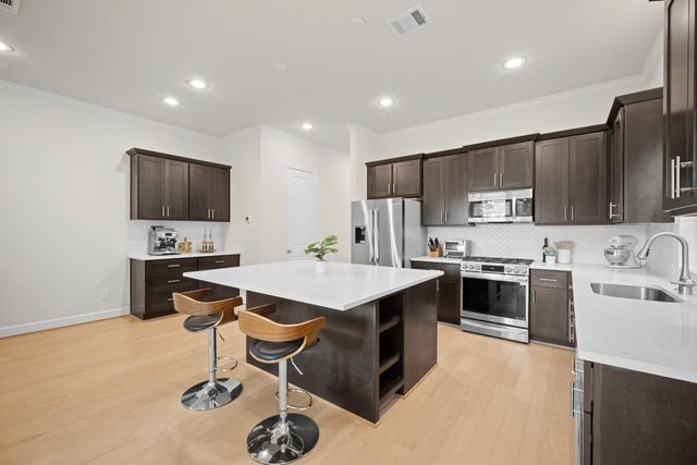 1648 Bonnie Brae Street, Houston, TX 77006