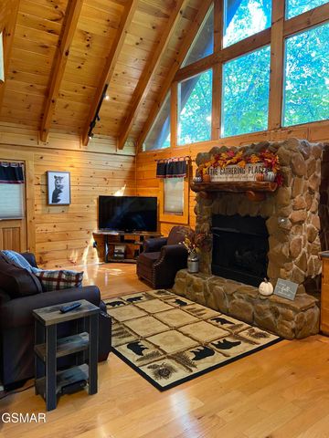 2245 Beach Front Drive, Sevierville, TN 37876