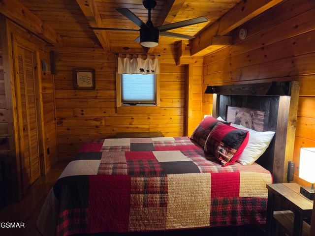 2245 Beach Front Drive, Sevierville, TN 37876