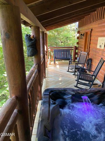 2245 Beach Front Drive, Sevierville, TN 37876