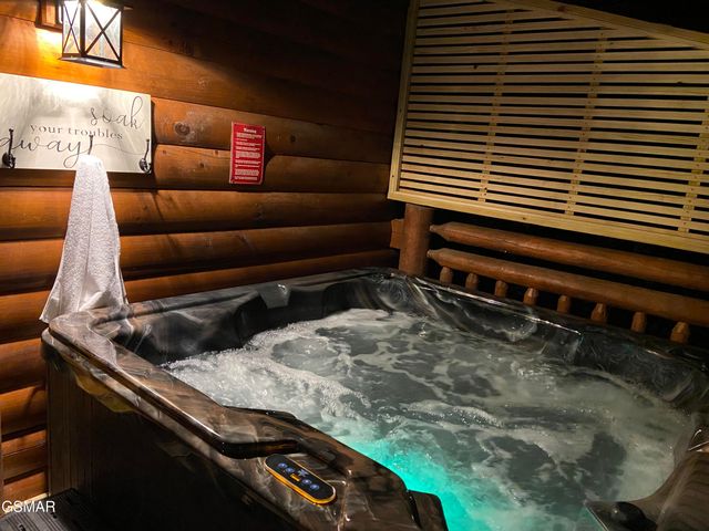 2245 Beach Front Drive, Sevierville, TN 37876