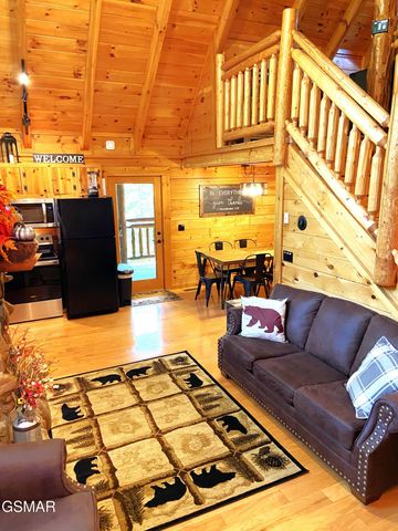 2245 Beach Front Drive, Sevierville, TN 37876