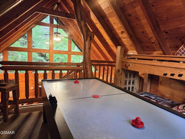 2245 Beach Front Drive, Sevierville, TN 37876