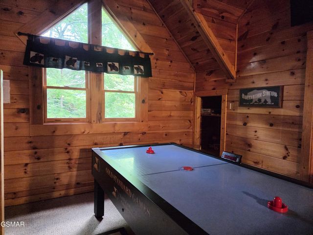 2245 Beach Front Drive, Sevierville, TN 37876