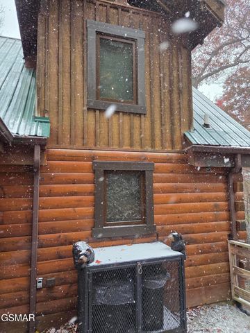 2245 Beach Front Drive, Sevierville, TN 37876