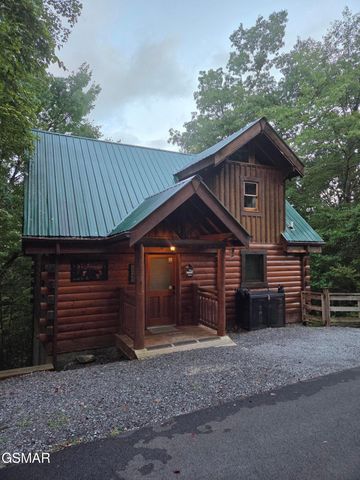 2245 Beach Front Drive, Sevierville, TN 37876