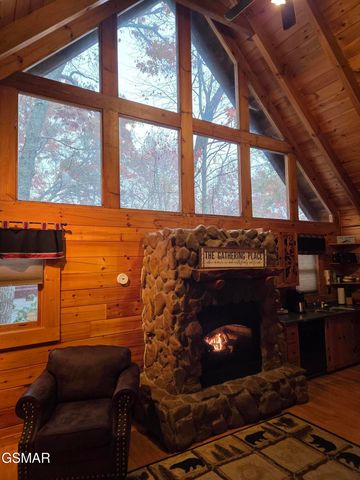 2245 Beach Front Drive, Sevierville, TN 37876