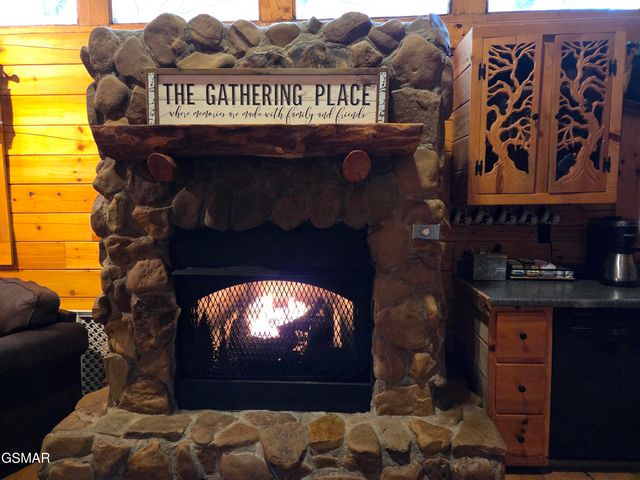 2245 Beach Front Drive, Sevierville, TN 37876