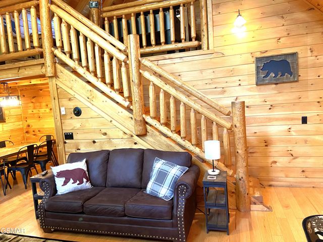 2245 Beach Front Drive, Sevierville, TN 37876