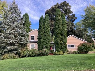 708 Lake STREET, Delafield, WI 53018