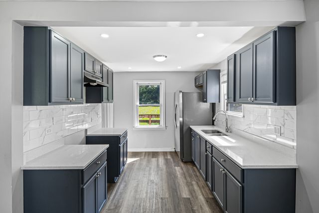 1725 E 158th Street, South Holland, IL 60473