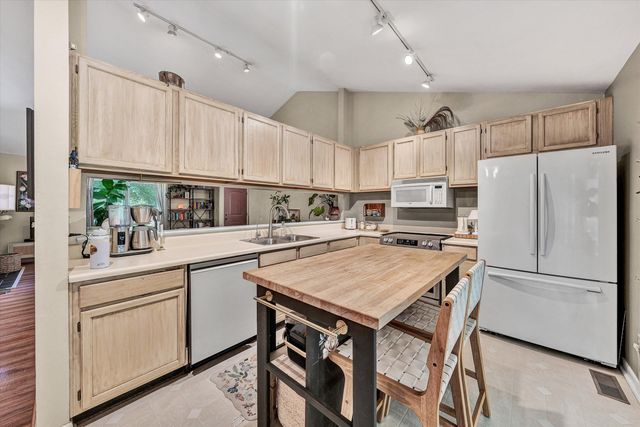 4520 Summerset CIR, Roanoke, VA 24018