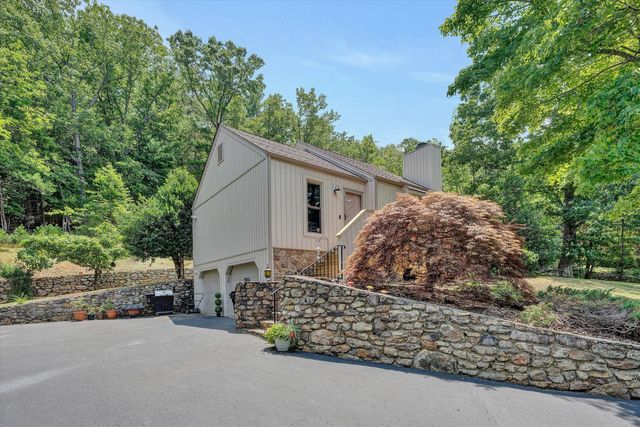 4520 Summerset CIR, Roanoke, VA 24018